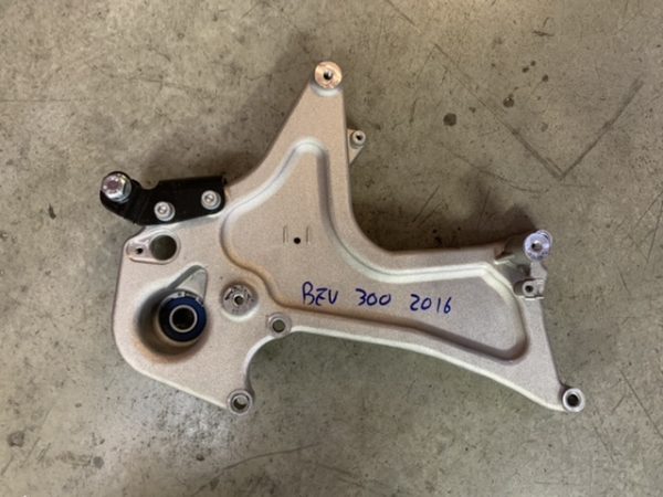 Braccio Oscillante Destro Posteriore Originale Piaggio Beverly 300 (2015-2020) Codice 1A012991 KM 1000, USATO