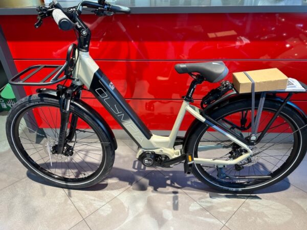 Bicicletta E-Bike Olympia "New Magnum 700 Modello 2025 Motore Oli 68 Nm Batteria LG 720Wh “Alluminio Donna Colore 26 Crema-Nera Opaca