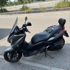 Yamaha X Max 400  Abs-Asr Colore Antracite Opaco anno immatricolazioni 2013 perfetta usato molto poco km 43550 sempre tagliandato e gommato completa di Cupolino Originale  . Garantito 1 Anno USATO