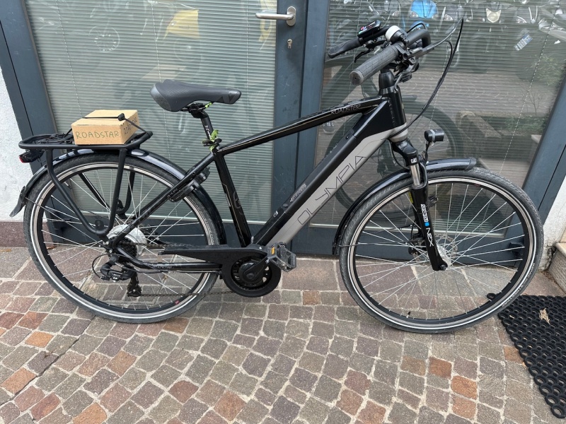 Bicicletta E-Bike Olympia Roadster 2021 WOMAN 700 Argento, Batteria Samsung 465 Wh, USATA