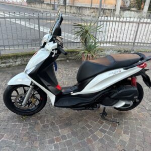 Bicicletta E-Bike Olympia "New Magnum 700 Modello 2025 Motore Oli 68 Nm Batteria LG 720Wh “Alluminio uomo Colore 26 Crema-Nera Opaca