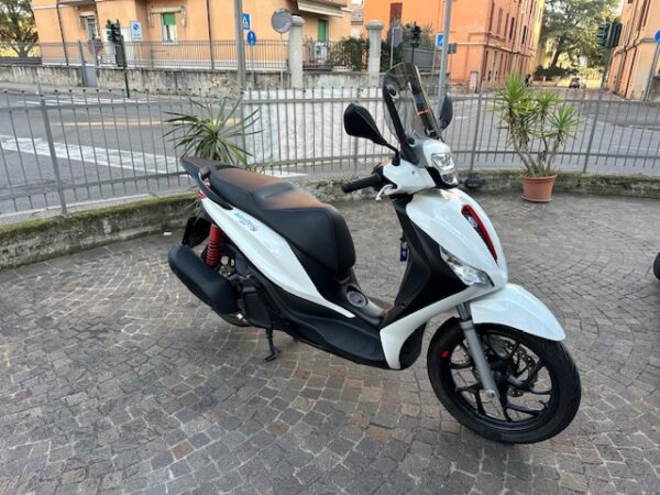 Piaggio Medeley S 125 colore Bianco Lucido  anno immatricolazione 2020 km 15000  con cupolino Fume’ Perfetto , USATO