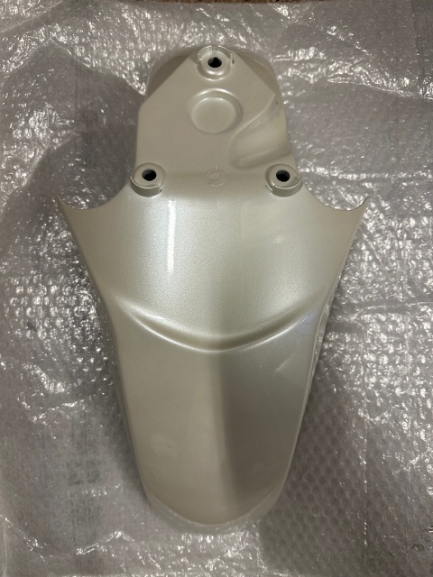 Parafango Anteriore  Originale Piaggio Liberty I Jet 50- 125-150 Colore Bianco Perla Lucido solo piccolo difetto codice 1B001339000BT , USATO COME NUOVA