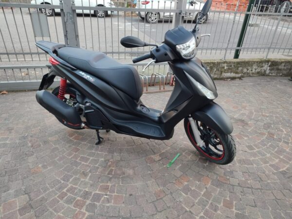 Piaggio Medeley S 125 colore Nero  Opaco Praticamente Nuovo Anno 2024 Km 5000 Perfetto , COME NUOVO